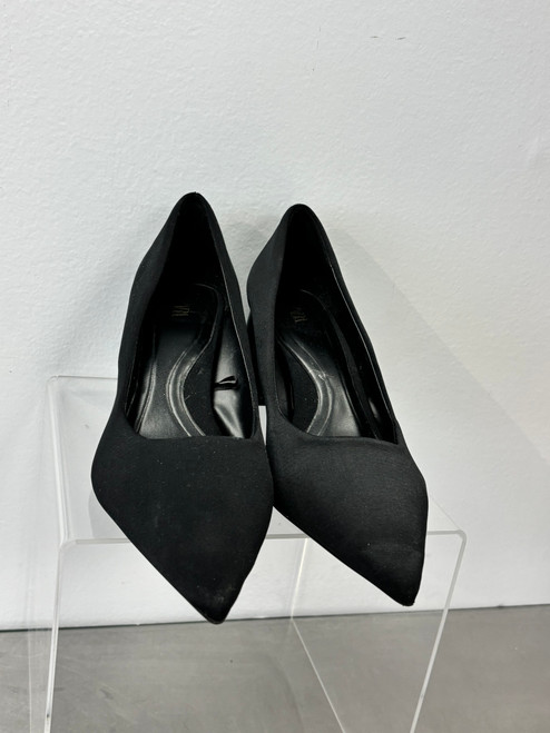 Vist Large View of Product Image Which is Used Zara Low Heels 10