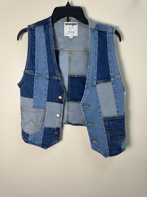 Vist Large View of Product Image Which is Used Wrangler Lightweight Vest M-8/10