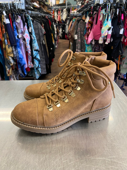 Vist Large View of Product Image Which is Used Unbranded Ankle Boots 6