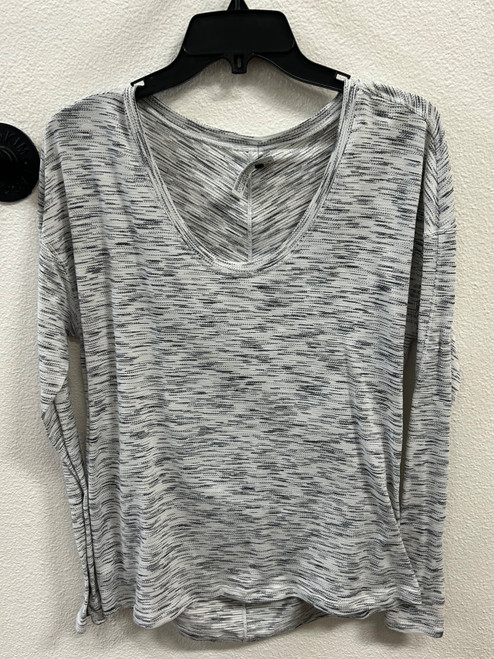 Vist Large View of Product Image Which is Used Lululemon Athletica Active Long Sleeve M-8/10