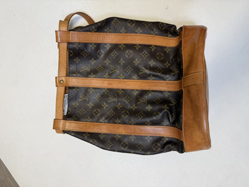 Vist Large View of Product Image Which is Used Louis Vuitton Large Leather Handbag