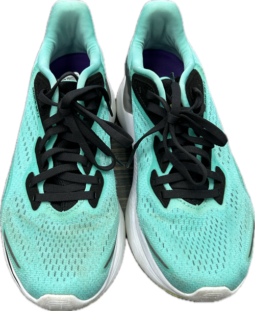 Vist Large View of Product Image Which is Used Saucony Performance Shoes 8