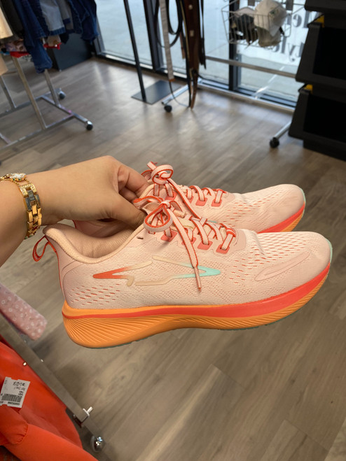 Vist Large View of Product Image Which is Used Avia Performance Shoes 8