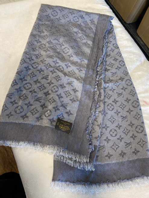 Vist Large View of Product Image Which is Used Louis Vuitton Lightweight Scarf
