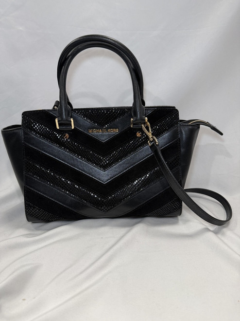 Vist Large View of Product Image Which is Used Michael Kors Handbag