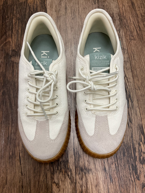 Vist Large View of Product Image Which is Kizik Used Unbranded Casual Shoes 6.5