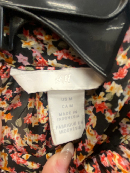 Vist Large View of Product Image Which is Used H & M Long Sleeve Top M-8/10