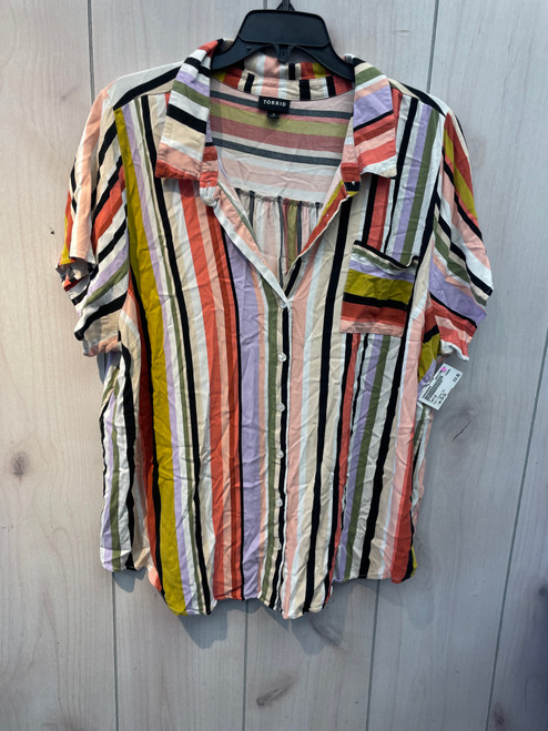 Vist Large View of Product Image Which is Used Torrid Short Sleeve Top 3X-22
