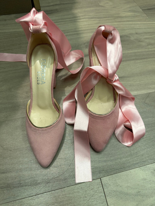 Vist Large View of Product Image Which is Used Unbranded High Heels 5