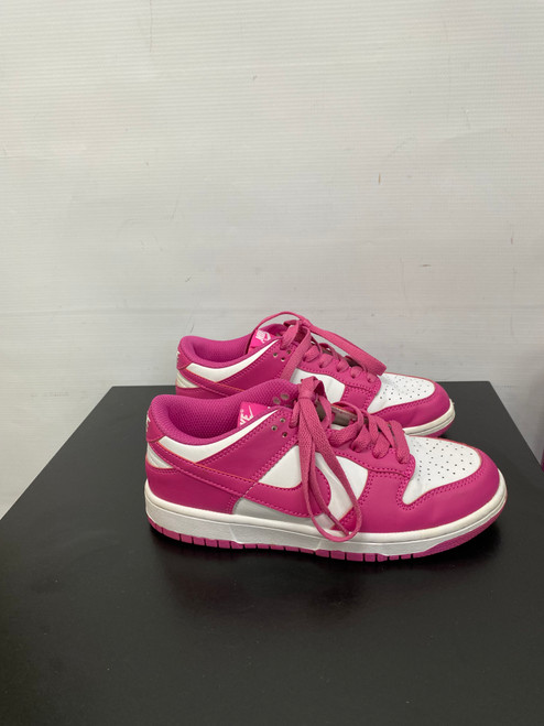 Vist Large View of Product Image Which is Used Nike Performance Shoes 5.5