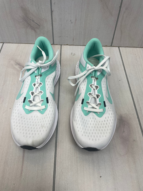 Vist Large View of Product Image Which is Used Nike Performance Shoes 9