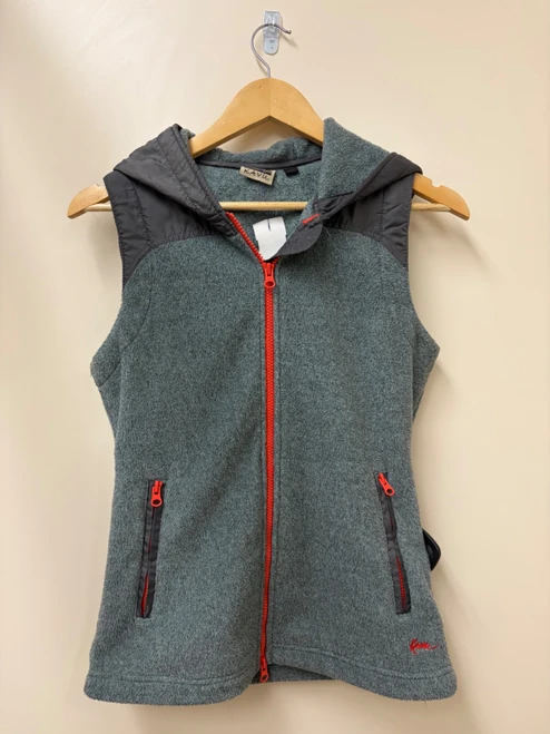 Vist Large View of Product Image Which is Used Kavu Lightweight Vest S-4/6