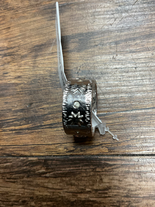 Vist Large View of Product Image Which is Used Elizabeth showers Ring