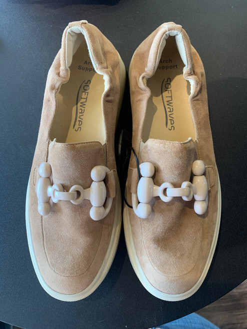 Vist Large View of Product Image Which is Softwaves Flats 9.5