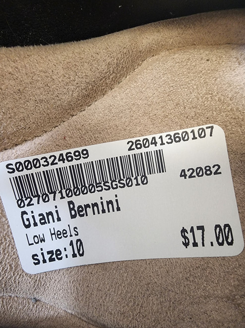 Vist Large View of Product Image Which is Used Giani Bernini Low Heels 10