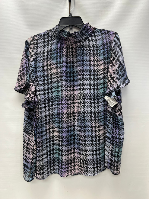 Vist Large View of Product Image Which is Used Torrid Short Sleeve Top 2X-20
