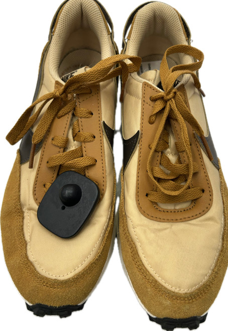 Vist Large View of Product Image Which is Used Nike Performance Shoes 9