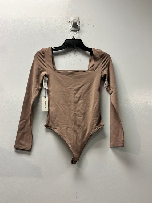 Vist Large View of Product Image Which is Used Aritzia Long Sleeve Top S-4/6