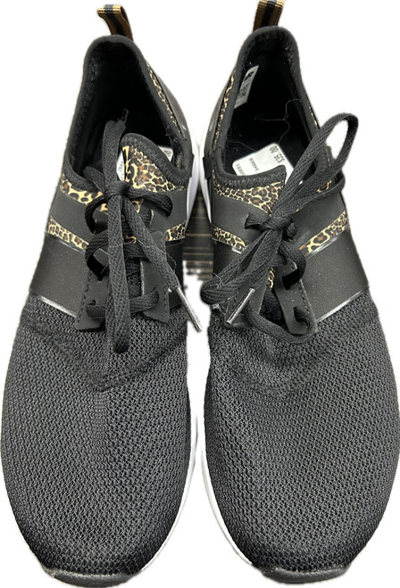 Vist Large View of Product Image Which is Used New Balance Performance Shoes 10