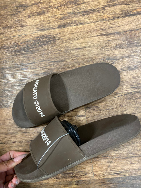 Vist Large View of Product Image Which is Used Unbranded Sandals 7.5