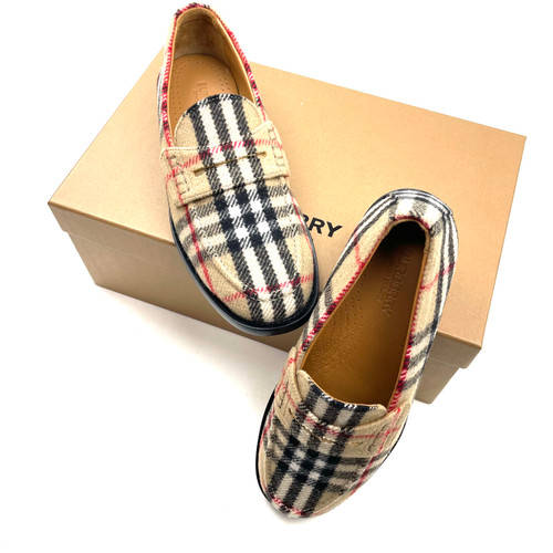 Vist Large View of Product Image Which is Used Burberry Flats 7