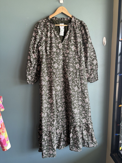 Vist Large View of Product Image Which is Used Unbranded Long Dress B M-8/10