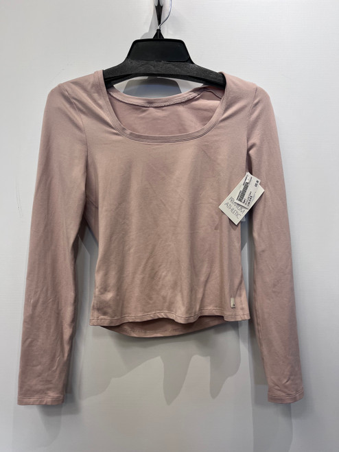 Vist Large View of Product Image Which is Used Vuori Active Long Sleeve S-4/6