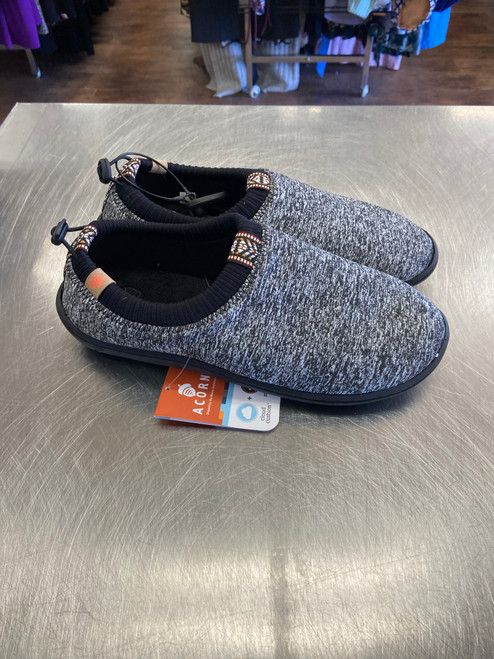 Vist Large View of Product Image Which is NWT Acorn Mens Casual Shoes 9