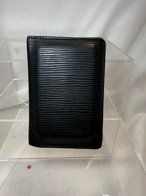 Vist Large View of Product Image Which is Used Louis Vuitton Mens Leather Wallet