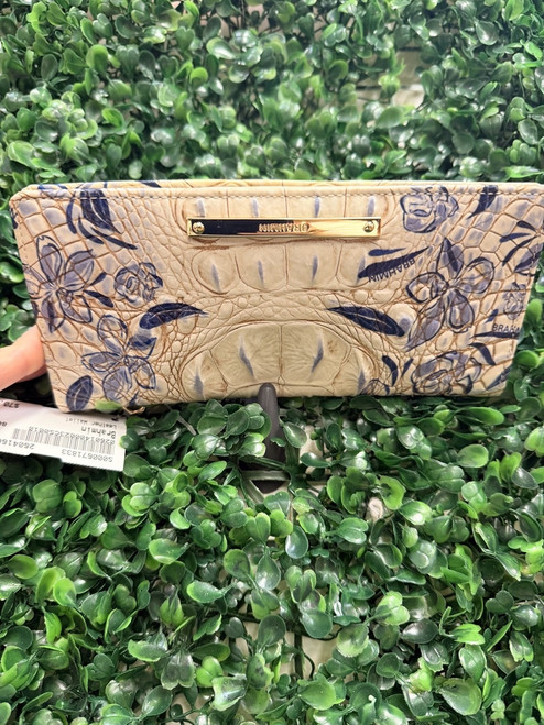 Vist Large View of Product Image Which is Used Brahmin Leather Wallet