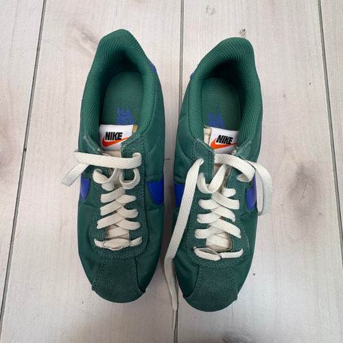 Vist Large View of Product Image Which is Used Nike Casual Shoes 8