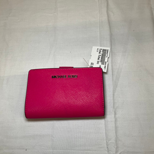 Vist Large View of Product Image Which is Used Michael Michael Kors Wallet