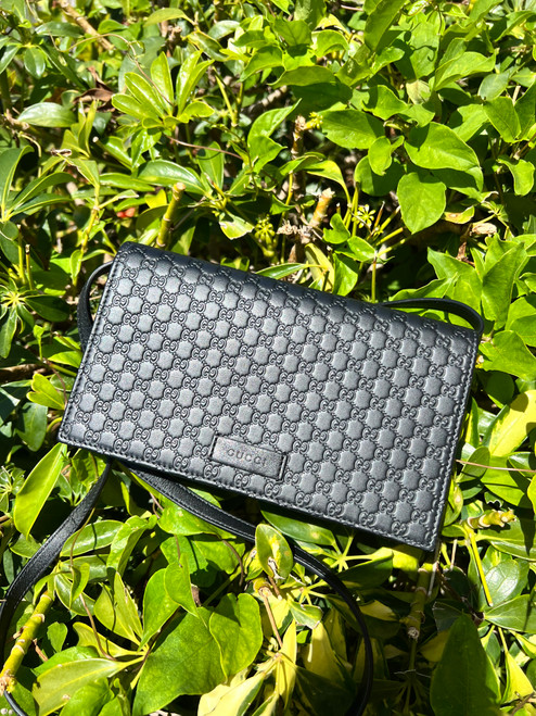 Vist Large View of Product Image Which is Used Gucci Small Handbag