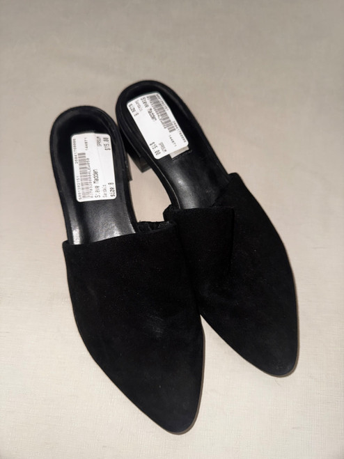 Vist Large View of Product Image Which is Used Steve Madden Sandals 8