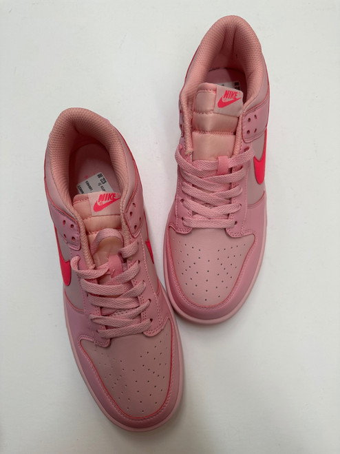 Vist Large View of Product Image Which is Used Nike Performance Shoes 9.5