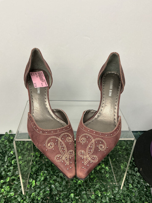 Vist Large View of Product Image Which is Used Gianni Bini Low Heels 8