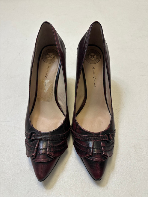 Vist Large View of Product Image Which is Used Unbranded Low Heels 7.5