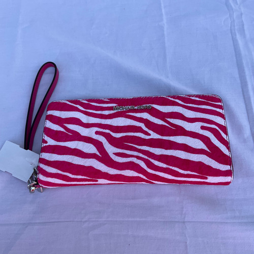 Vist Large View of Product Image Which is Used Michael Kors Wallet