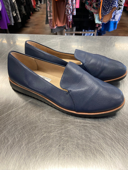 Vist Large View of Product Image Which is Used Lifestride Flats 8