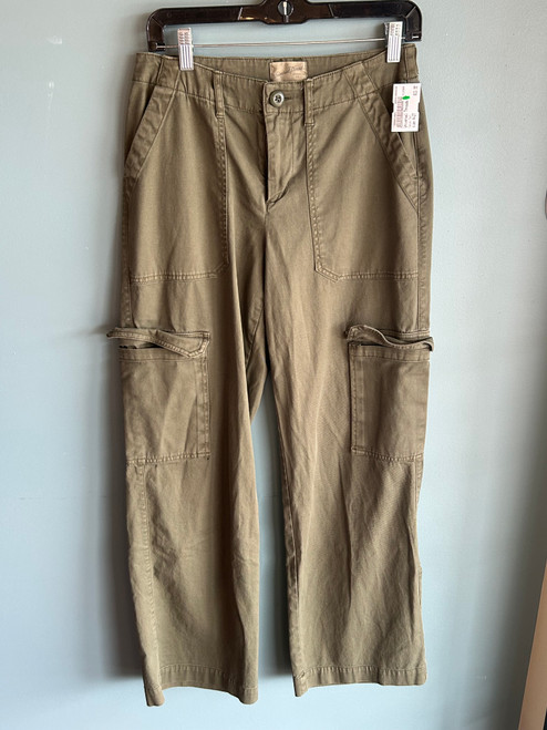 Vist Large View of Product Image Which is Used Universal Threads Casual Pant 4-27