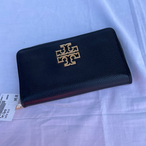 Vist Large View of Product Image Which is Used Tory Burch Leather Wallet