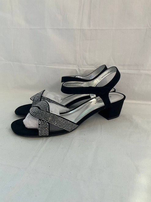Vist Large View of Product Image Which is Used David Tate Low Heels 10