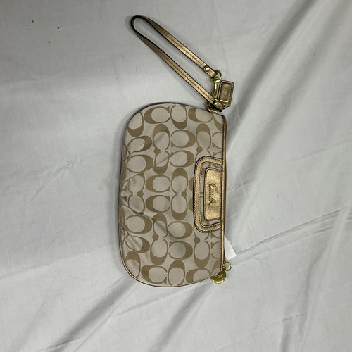 Vist Large View of Product Image Which is Used Coach Wristlet