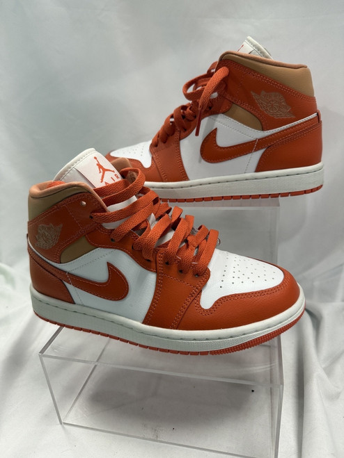 Vist Large View of Product Image Which is Used Nike Sneakers 6