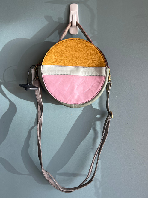 Vist Large View of Product Image Which is Used Unbranded Small Leather Handbag