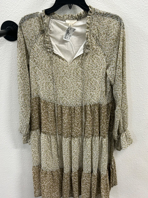 Vist Large View of Product Image Which is Used Orange Creek Short Dress B S-4/6