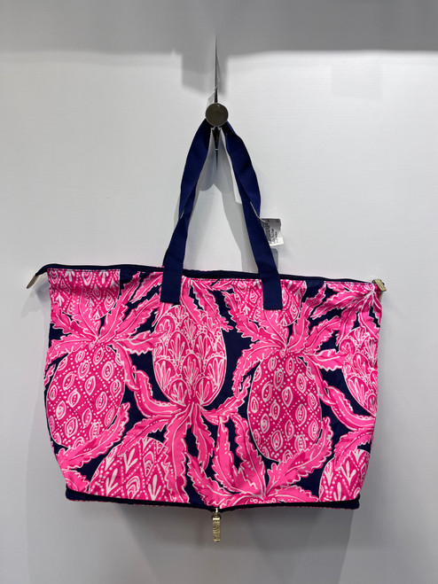 Vist Large View of Product Image Which is Used Lilly Pulitzer Xlarge Handbag