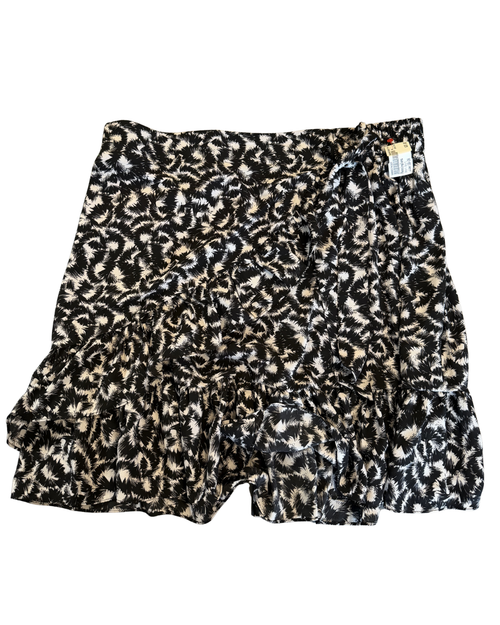 Vist Large View of Product Image Which is Gently used Penningtons skirt 18-34
