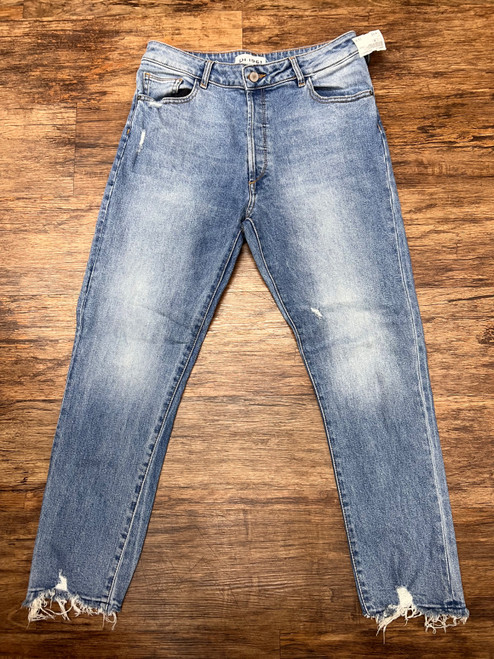 Vist Large View of Product Image Which is Used Dl (Dl1961) Denim 8-29