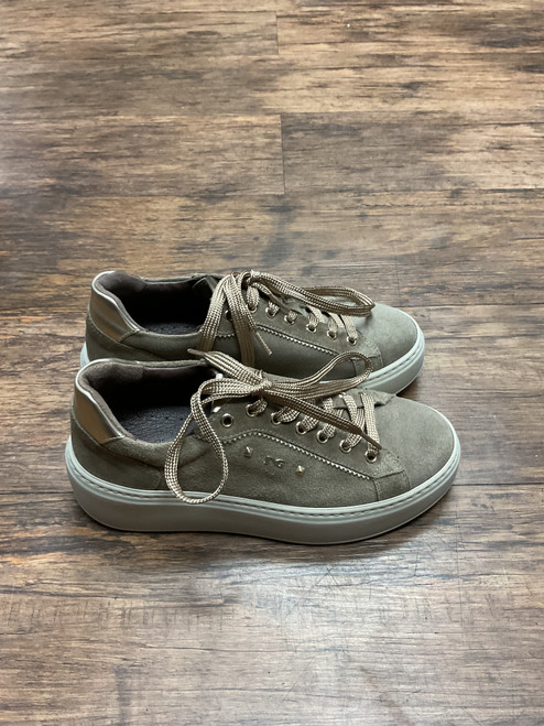 Vist Large View of Product Image Which is Used nira Casual Shoes 5.5